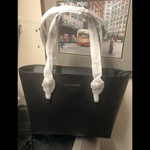 Michael Kors NWT Jet Setter Travel Leather Tote